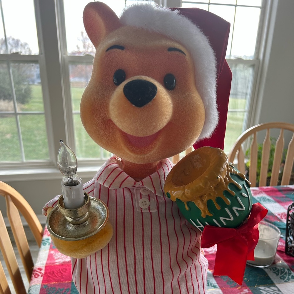 Rare Vintage 90s Disney 22” Winnie the Pooh Animated Lighted TELCO works great